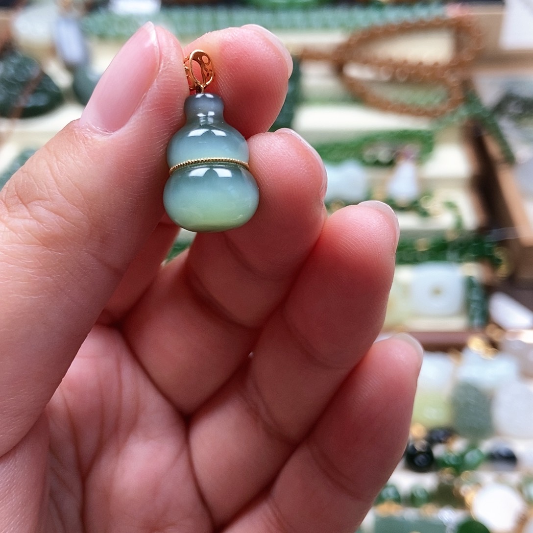 吊坠(不含链)18K金镶嵌和田玉