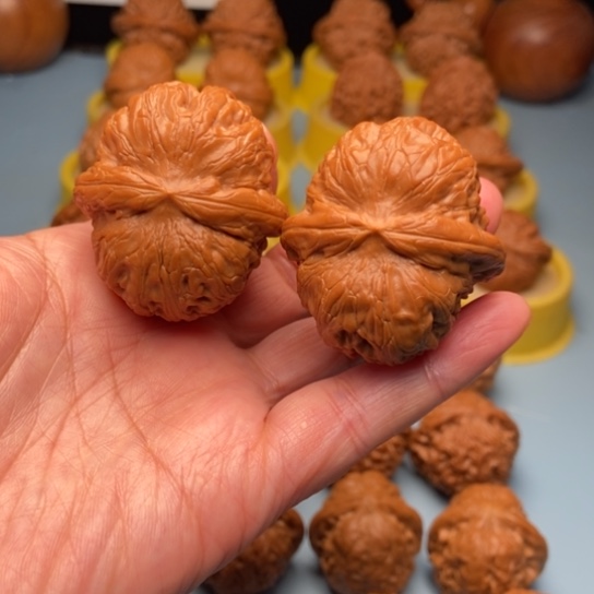 文玩核桃吊坠元宝精对 42