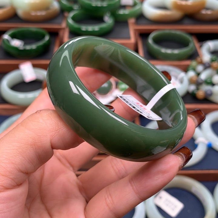和田玉（碧玉）手镯未镶嵌