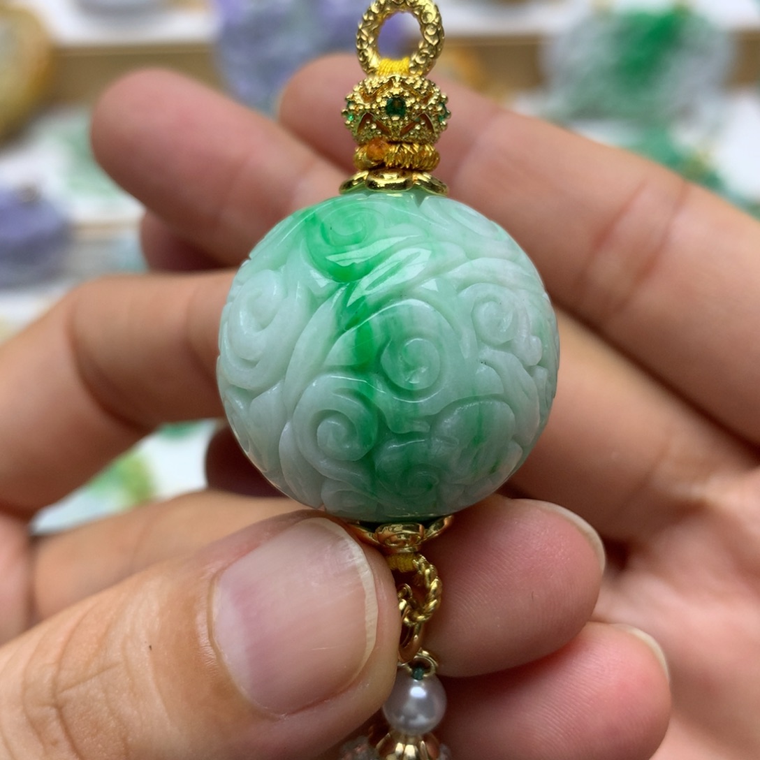 翡翠未镶嵌颈饰翡翠
