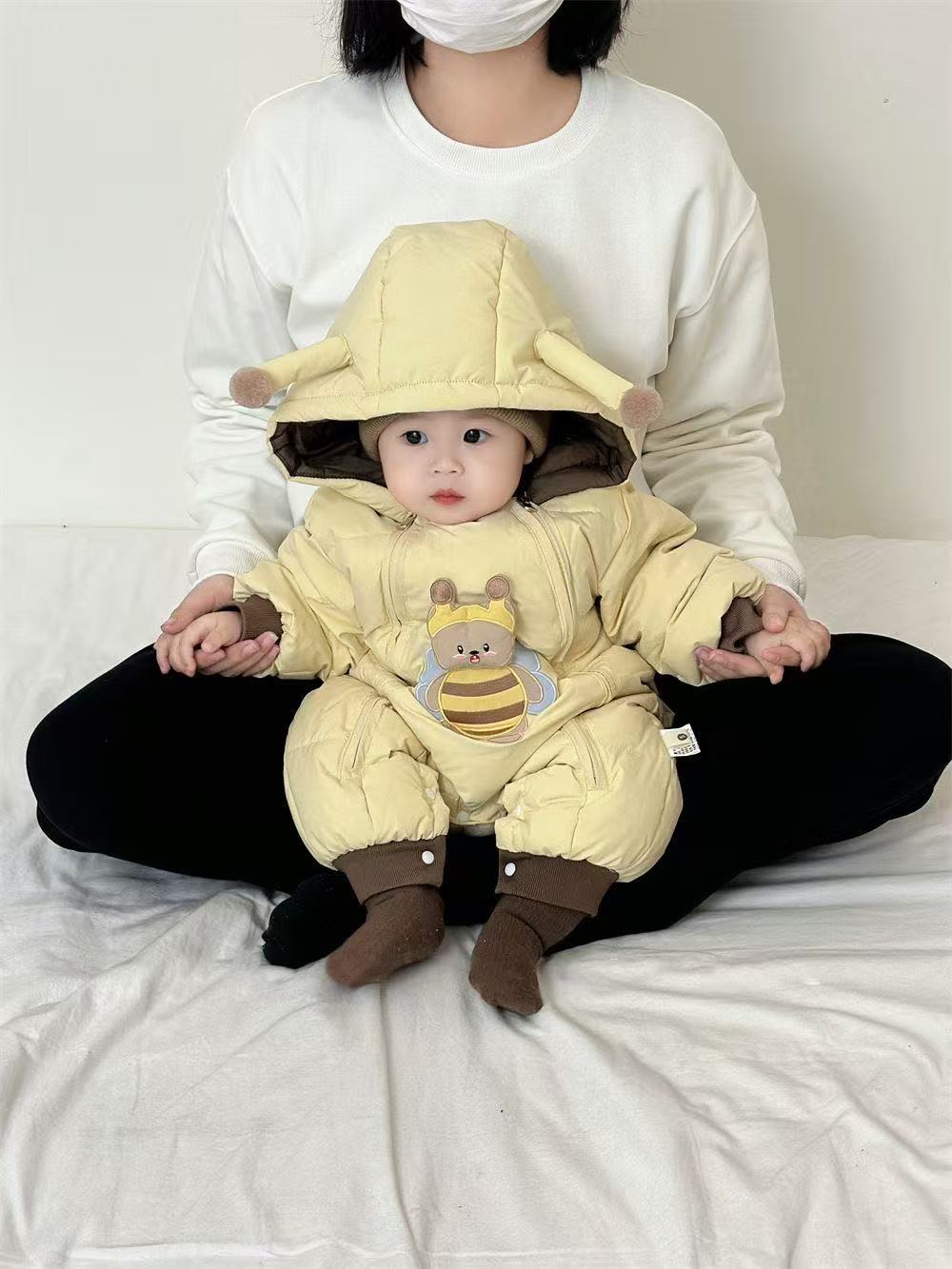 婴儿宝宝保暖外出服新生儿加绒冬季爬服羽 绒棉加厚连体衣冬装潮