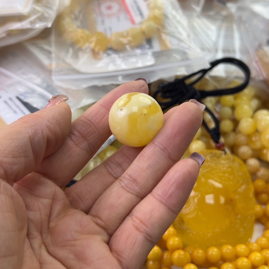 琥珀珠宝奇石未镶嵌