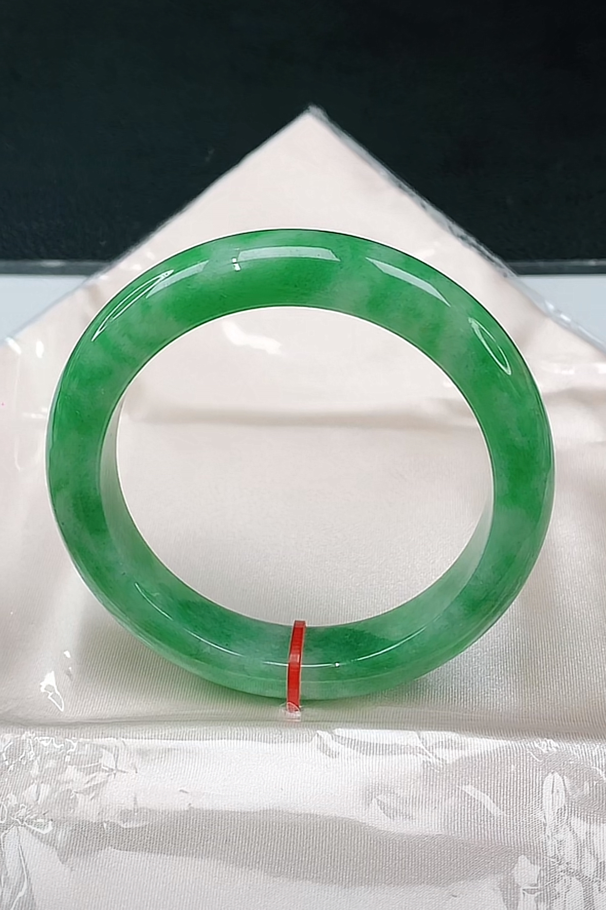 （缅甸翡翠A货）56圈口冰种满绿正圈手镯（编号2503119）