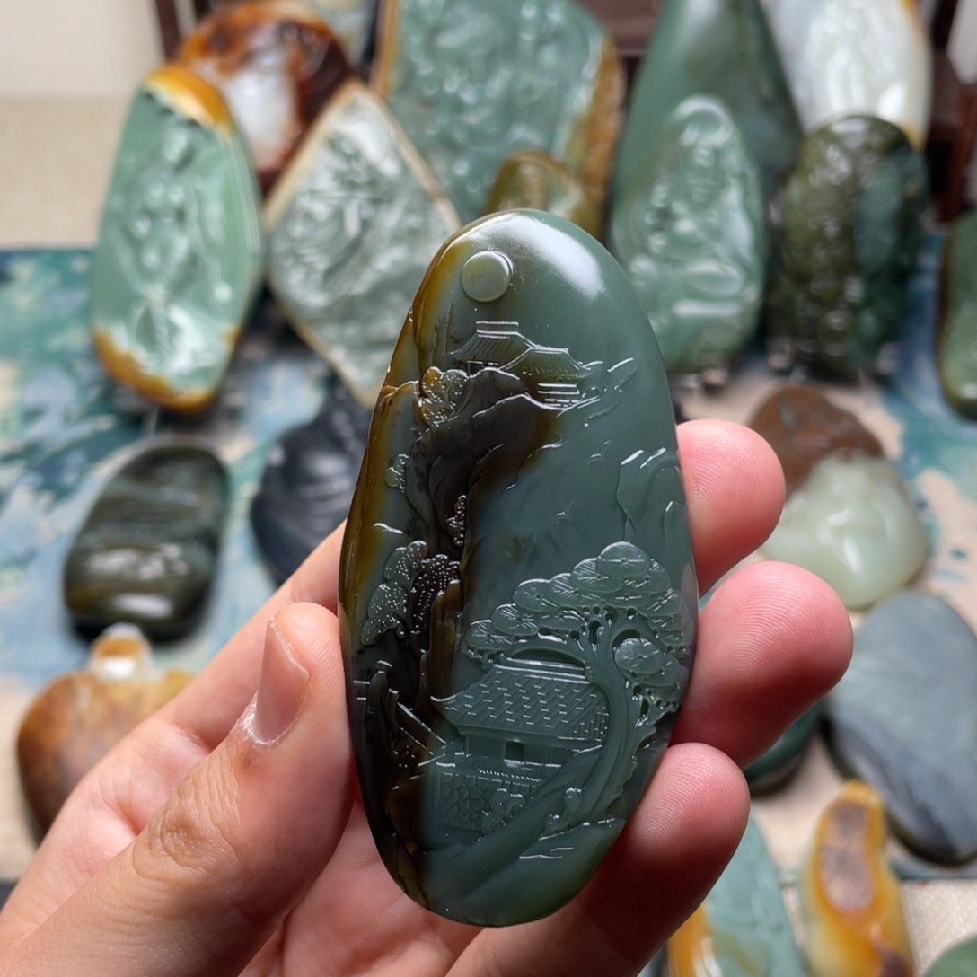 和田玉挂件未镶嵌山水