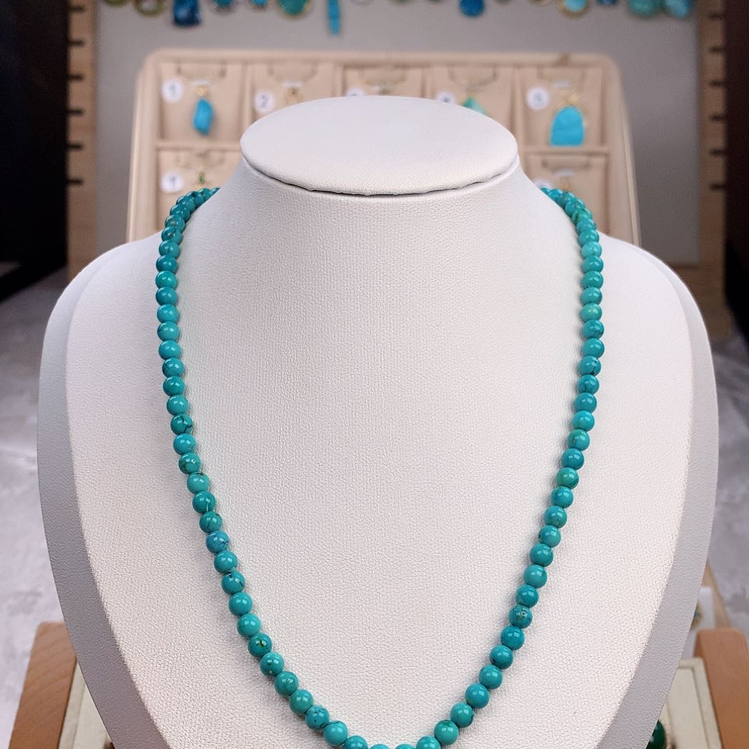 绿松石颈饰未镶嵌