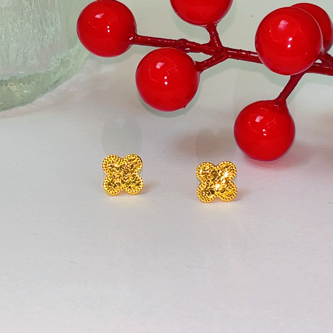 精美耳饰 四叶草爆闪镭射轻奢耳饰