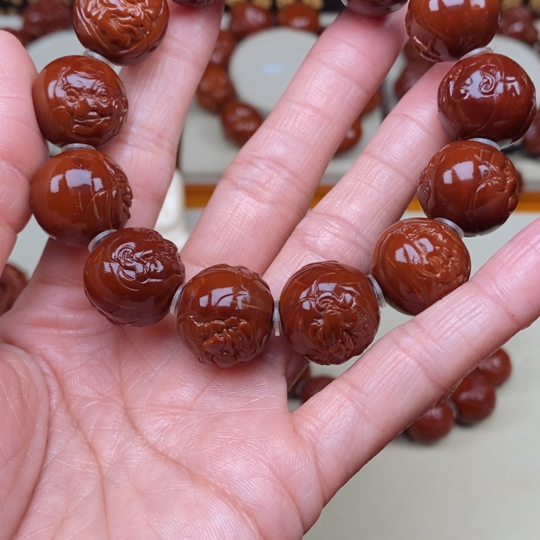 橄榄核吊坠M**程十八罗汉