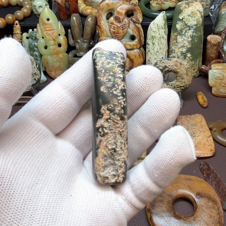 未镶嵌岫岩河磨玉（透闪石质玉）车挂正**正