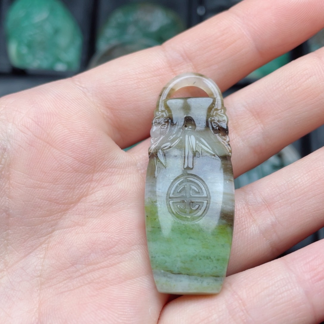 独山玉颈饰未镶嵌