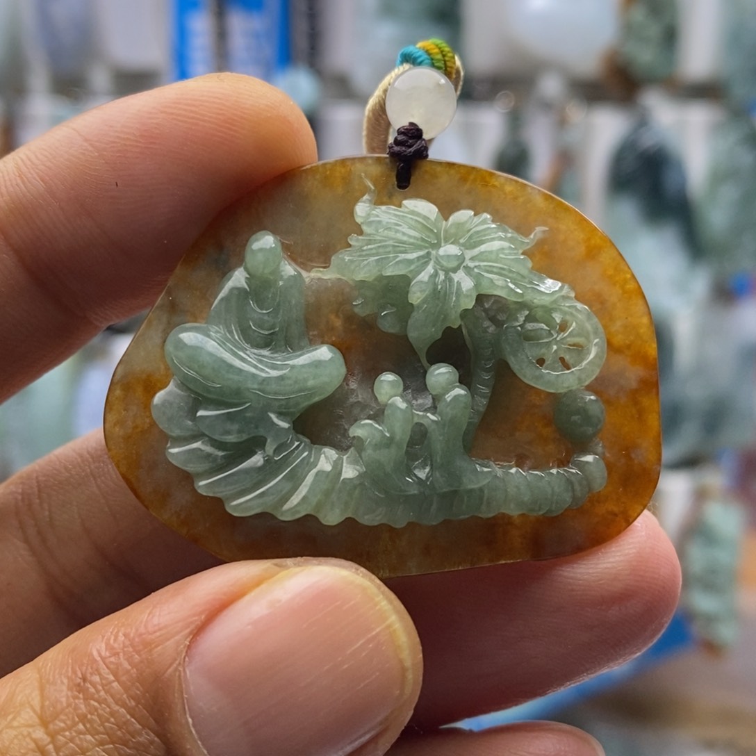 翡翠颈饰未镶嵌悟道