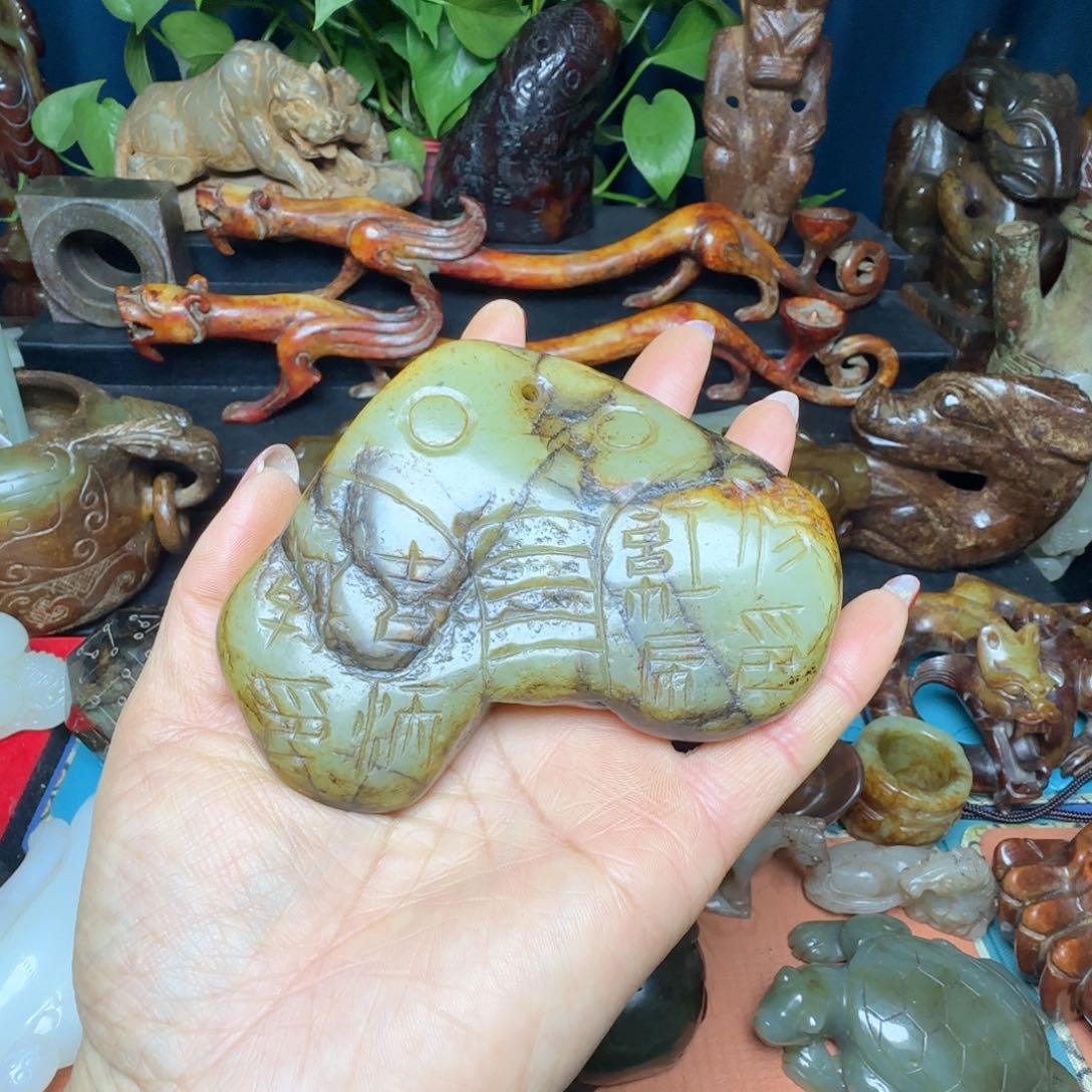 和田玉挂件未镶嵌雪**击