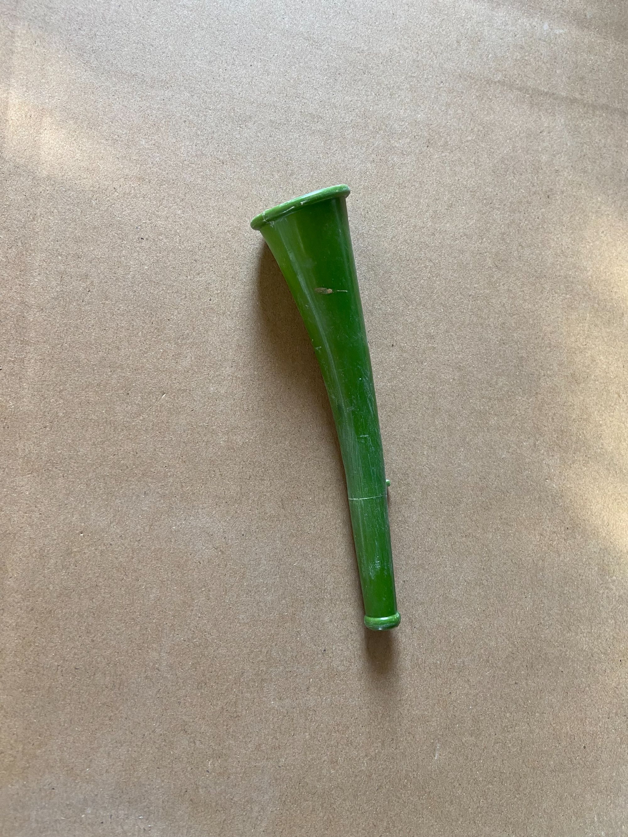 灰色/绿色小喇叭（两款颜色可选择） > 乐器配件 > 其它乐器配件