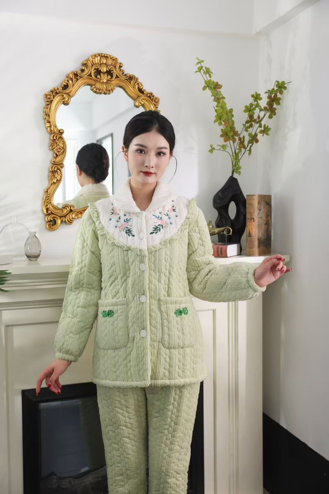 新款立领国风刺绣三层夹棉加厚保暖家居睡衣毛绒家居服时尚2033