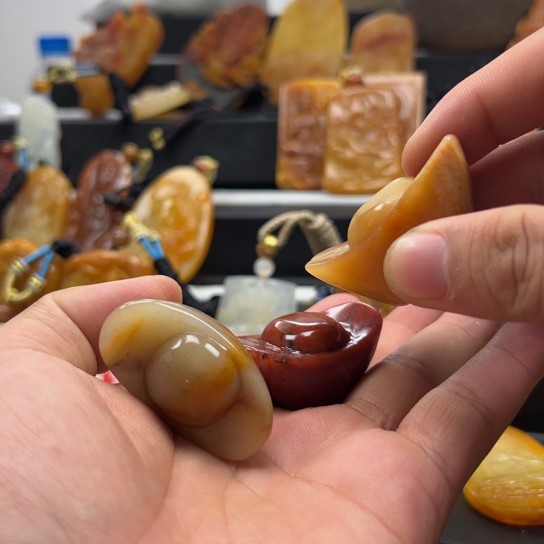 石英质玉（黄龙玉）未镶嵌多选发其一