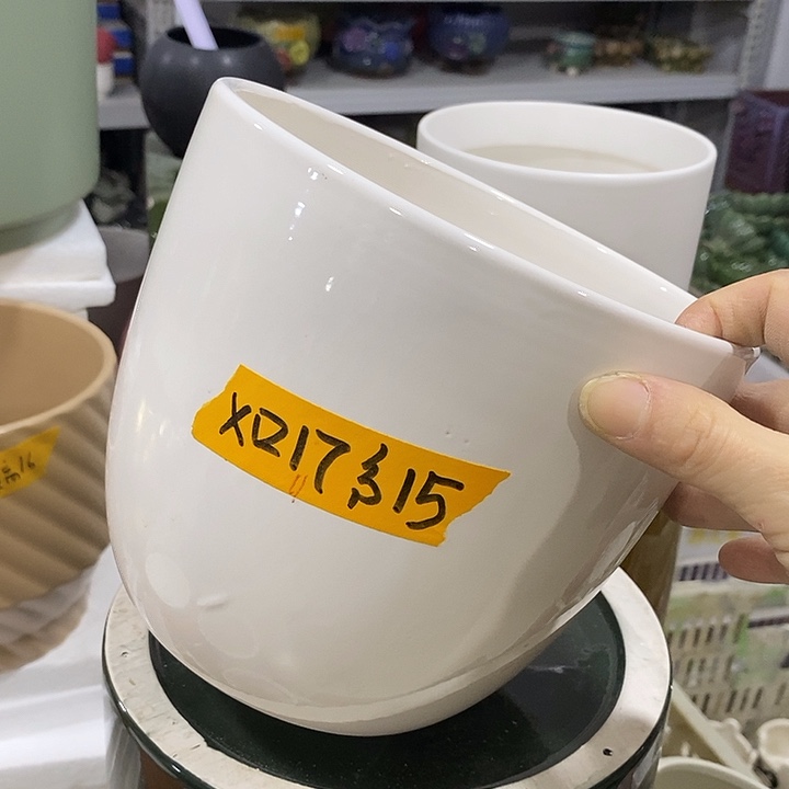 陶瓷花盆有孔 瑕疵介意勿拍 