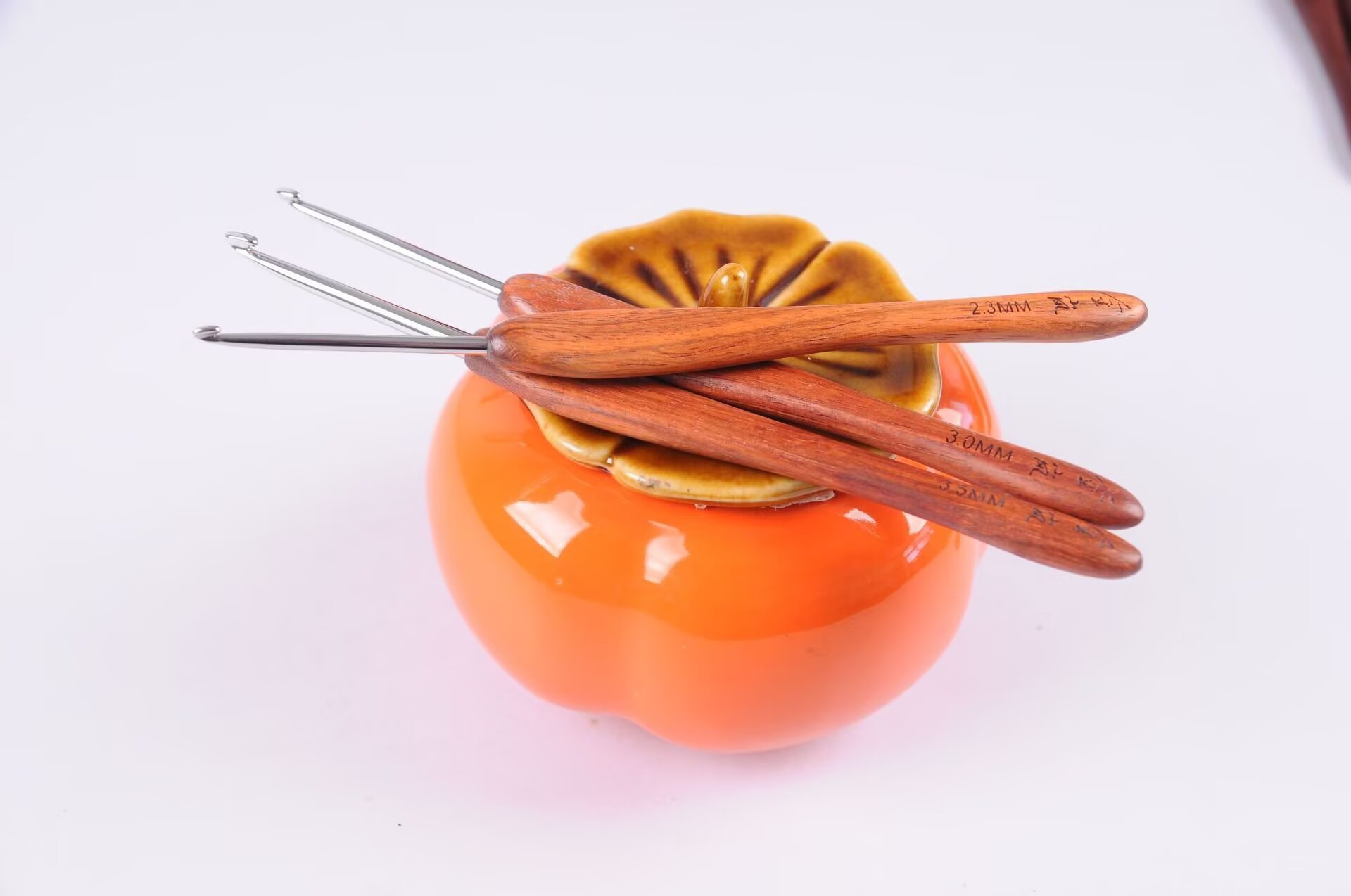 金岚血檀钩针木柄不锈钢标准针头勾针手工diy编织花毛线毛衣工具