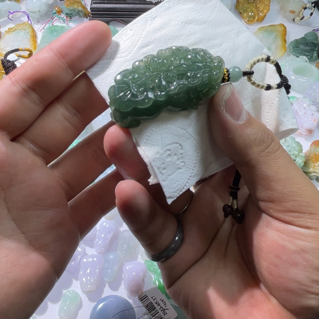 翡翠颈饰未镶嵌天然