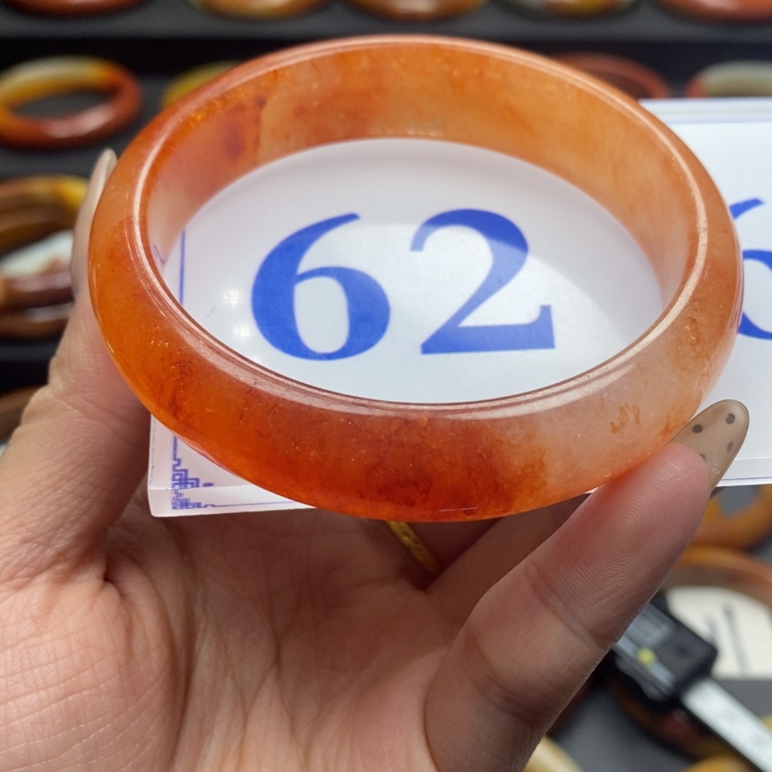 石英质玉（黄龙玉）手镯未镶嵌