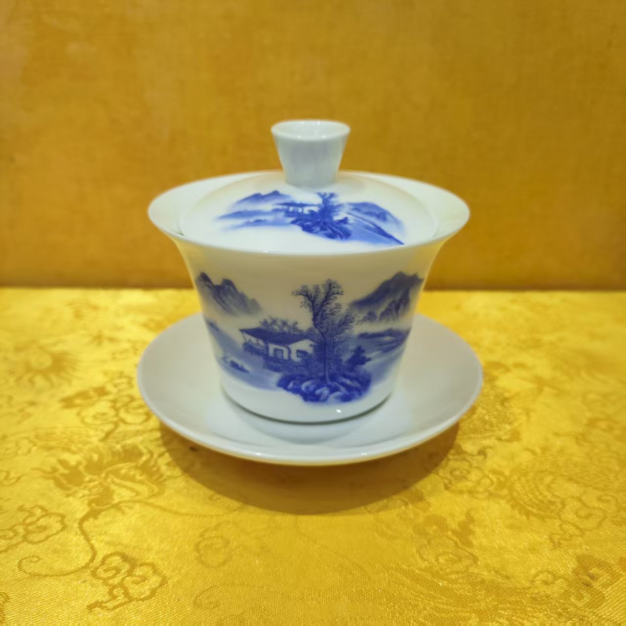 青花山水盖碗高端摆件