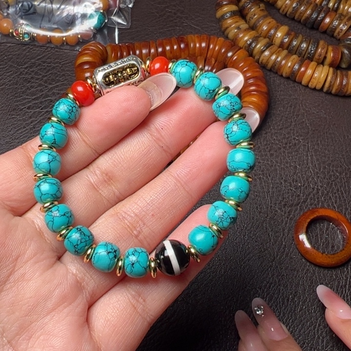 靠***己琉璃/树脂/塑料类