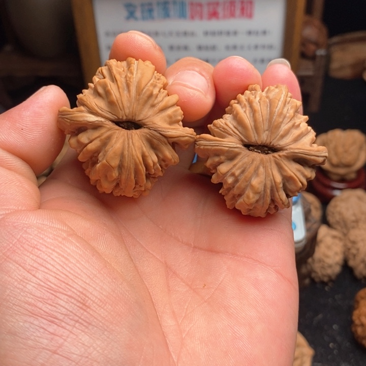 文玩核桃吊坠40楼子