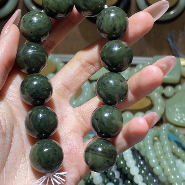 种***子和田玉未镶嵌手链