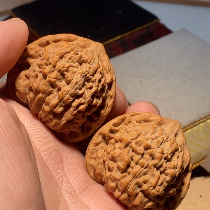 文玩核桃把件哟****?核桃