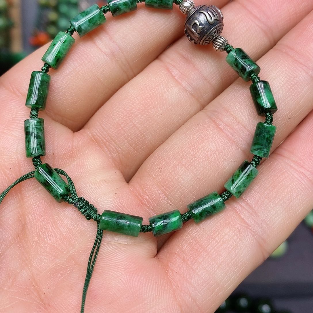 翡翠手链未镶嵌漂亮美眉