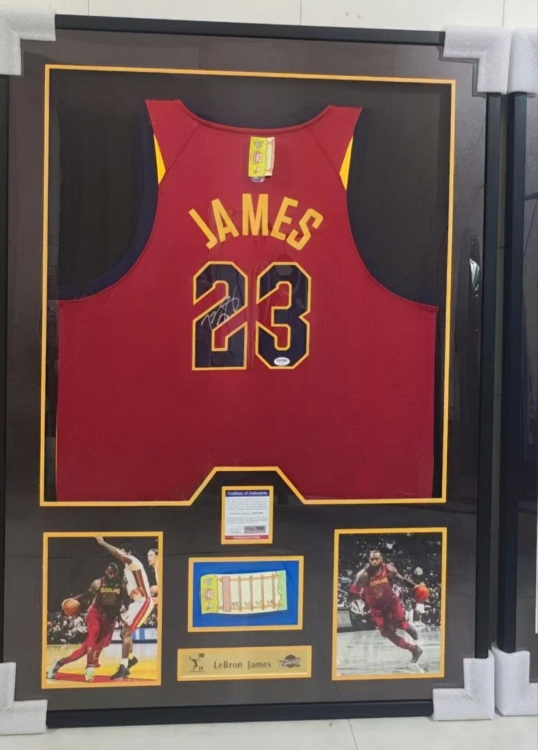 詹姆斯骑士亲笔签名球衣带认证篮球