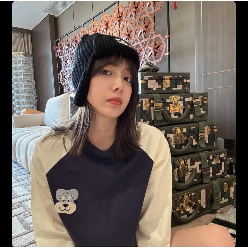 BETTER JOELAY -【治愈小狗】时尚百搭插肩长袖T可爱休闲风KH1652