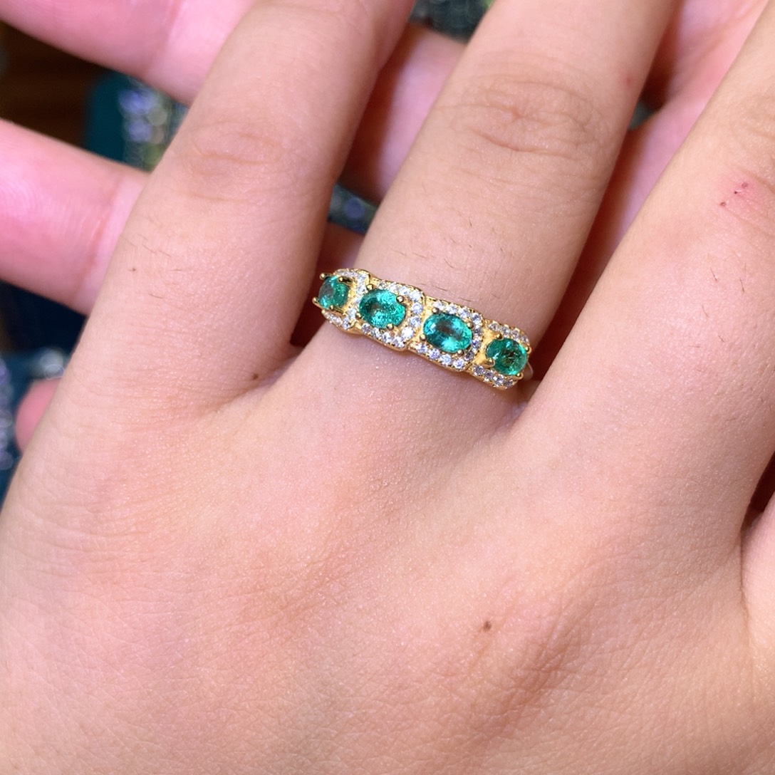 银S925镶嵌戒指祖母绿