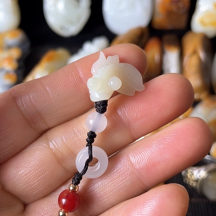 和田玉颈饰未镶嵌