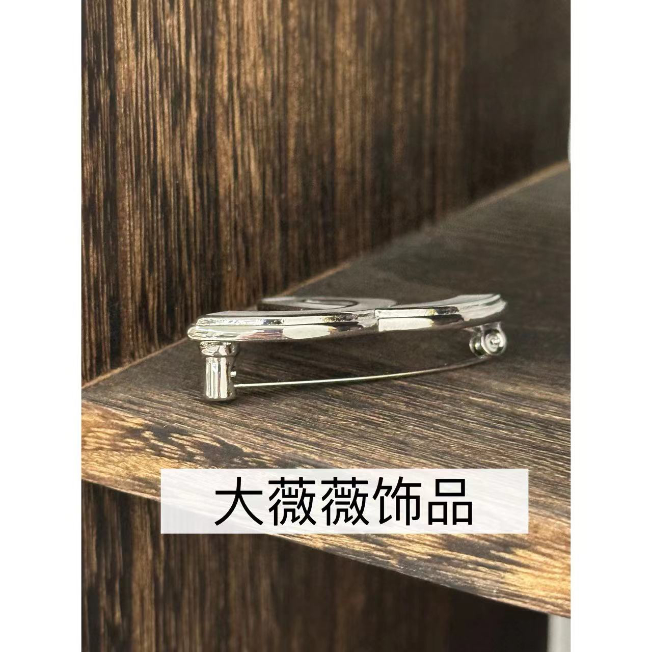 铜合金胸针 高级感白色时尚胸针-67916