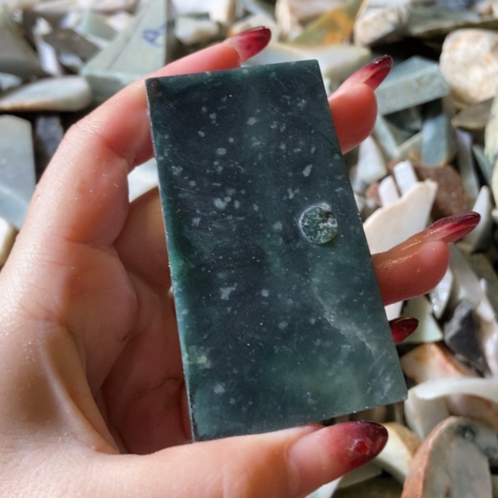 翡翠颈饰未镶嵌天然翡翠