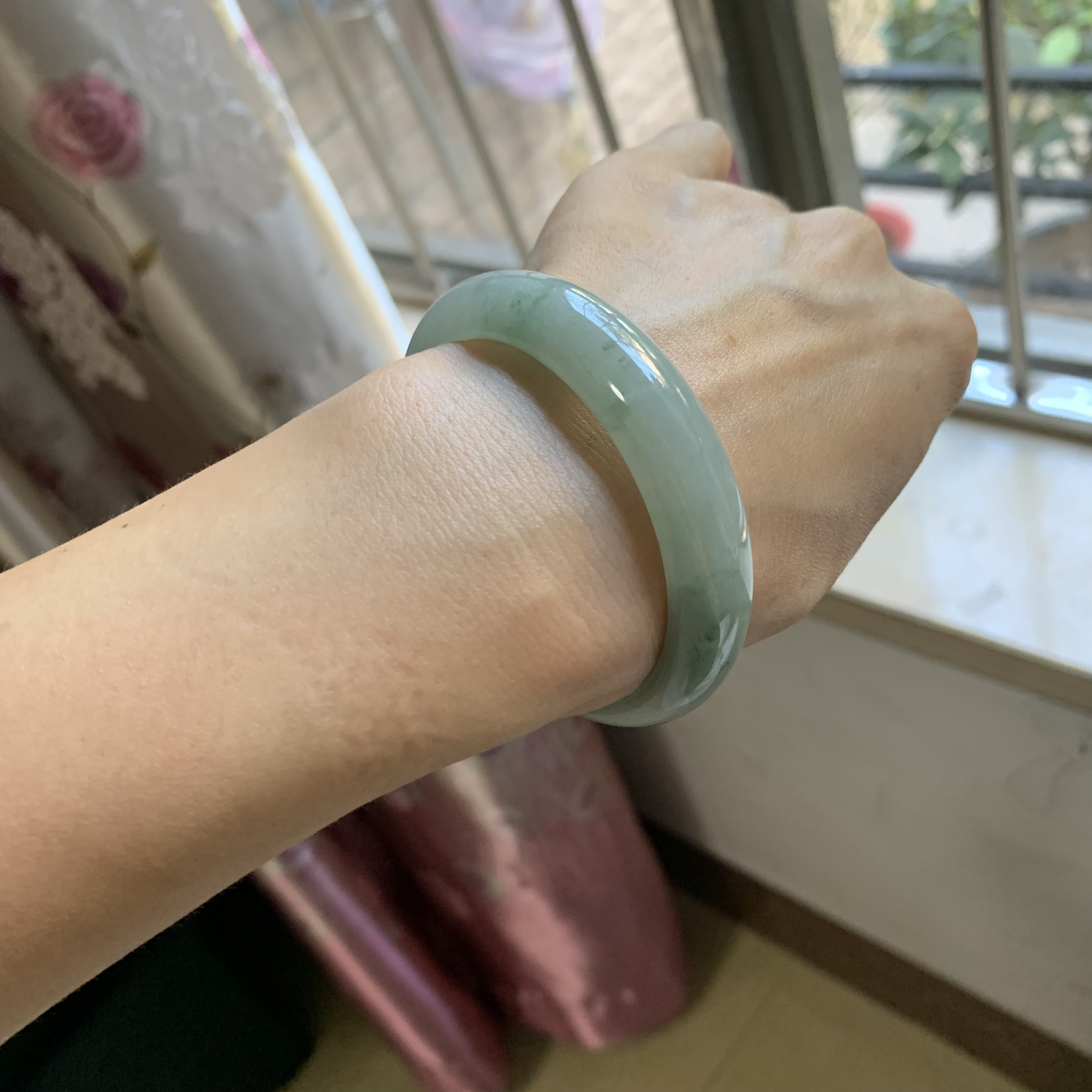 50正圈天然缅甸翡翠A货宽板睛底油青浅绿水润冰透微纹裂不扣
