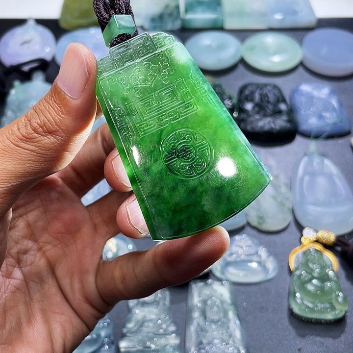 裸石翡翠翡翠冰蓝水无事牌