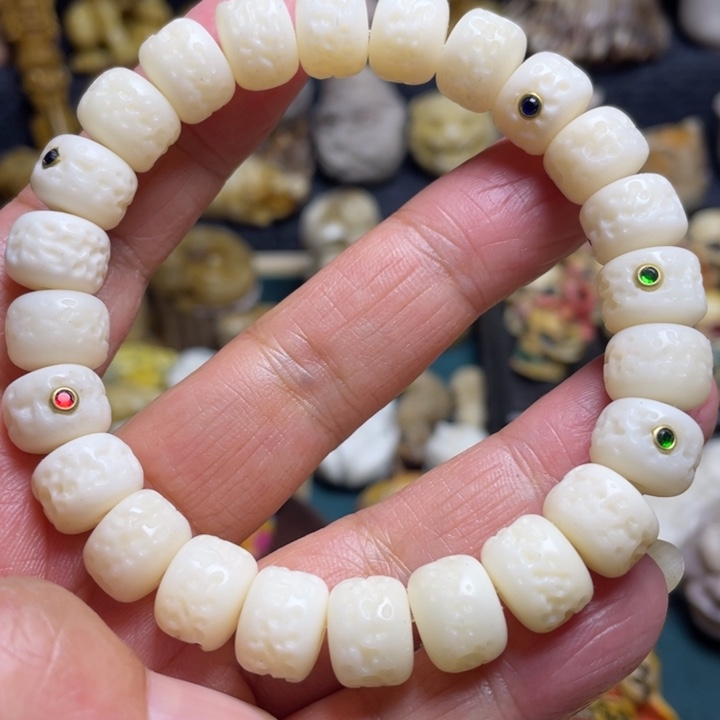 木手串驼骨雕刻瓷白