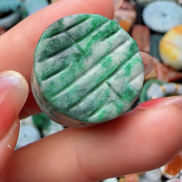 翡翠颈饰未镶嵌?*儿天然A货