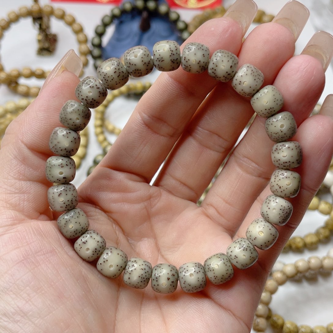 星月菩提吊坠石玉料冰糖小细星卡9