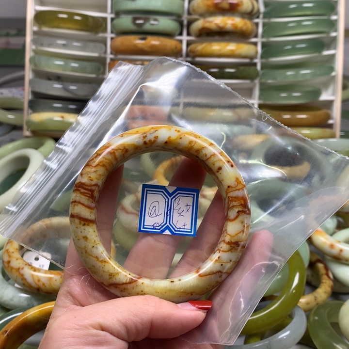 蛇纹石玉手镯未镶嵌@**女