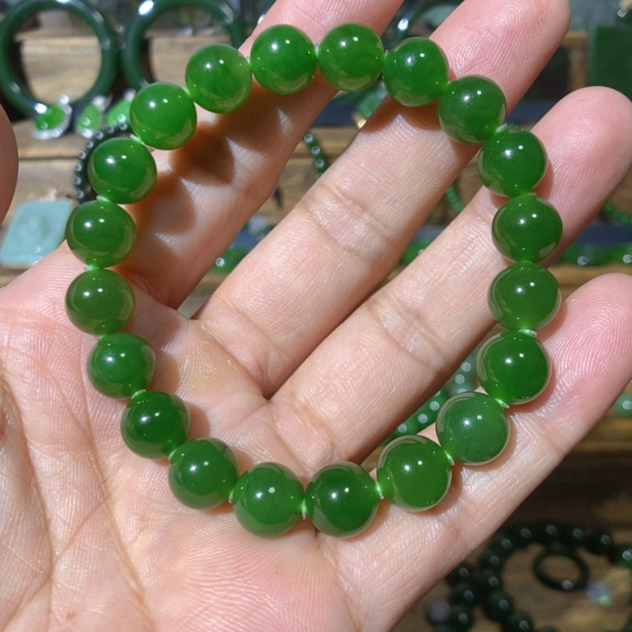 【闪购商品】吊坠(不含链)未镶嵌和田玉巴料辣绿手串 10