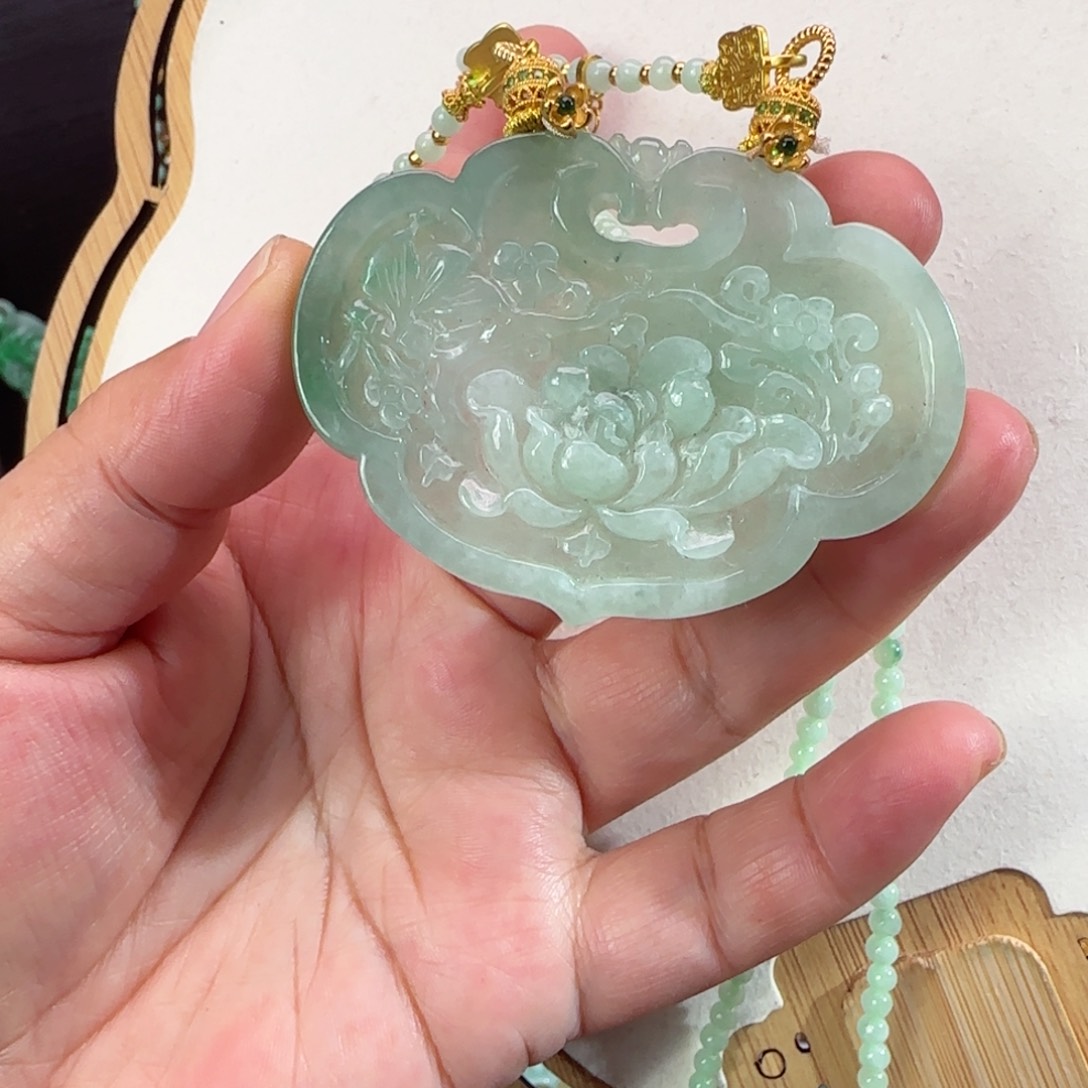 翡翠颈饰未镶嵌仿古