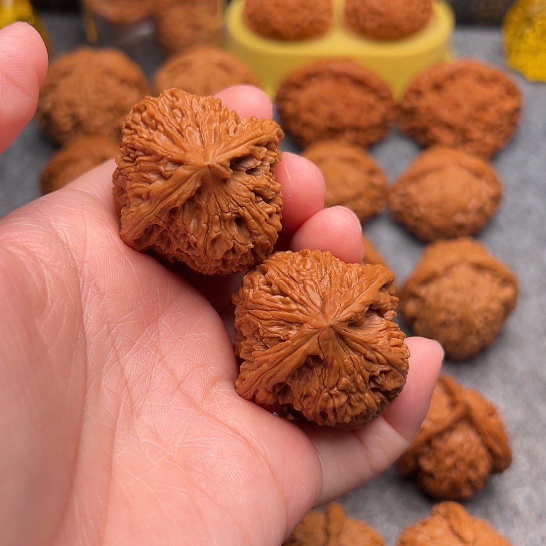 文玩核桃把件 精品三角南疆石40全品毕业款