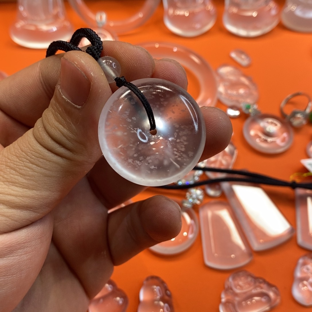 石英质玉吊坠未镶嵌B****m