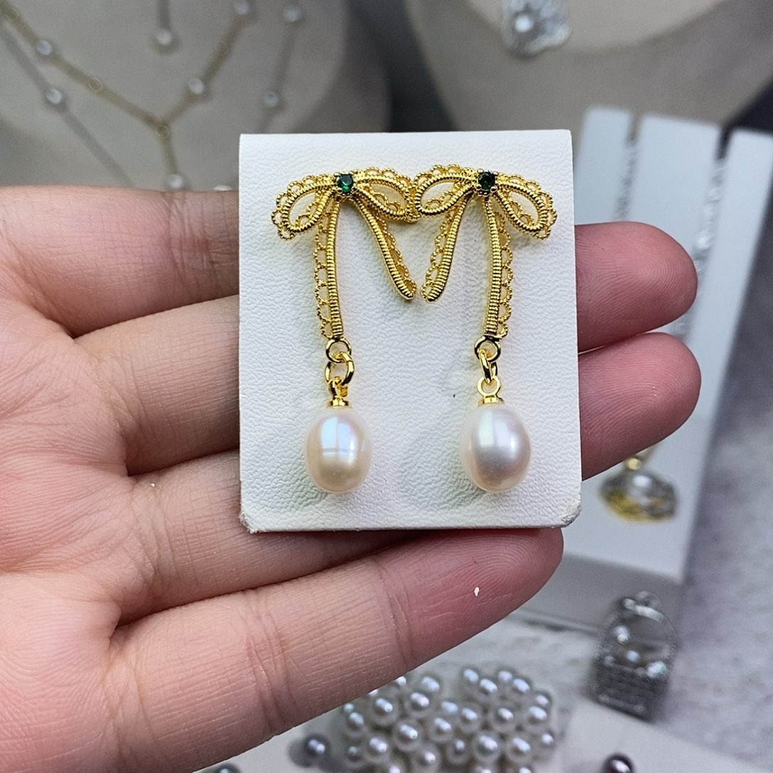 淡水珍珠银S925镶嵌耳饰