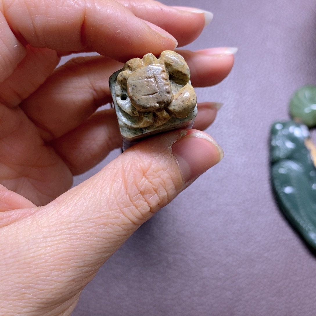 岫岩河磨玉（透闪石质玉）挂件未镶嵌