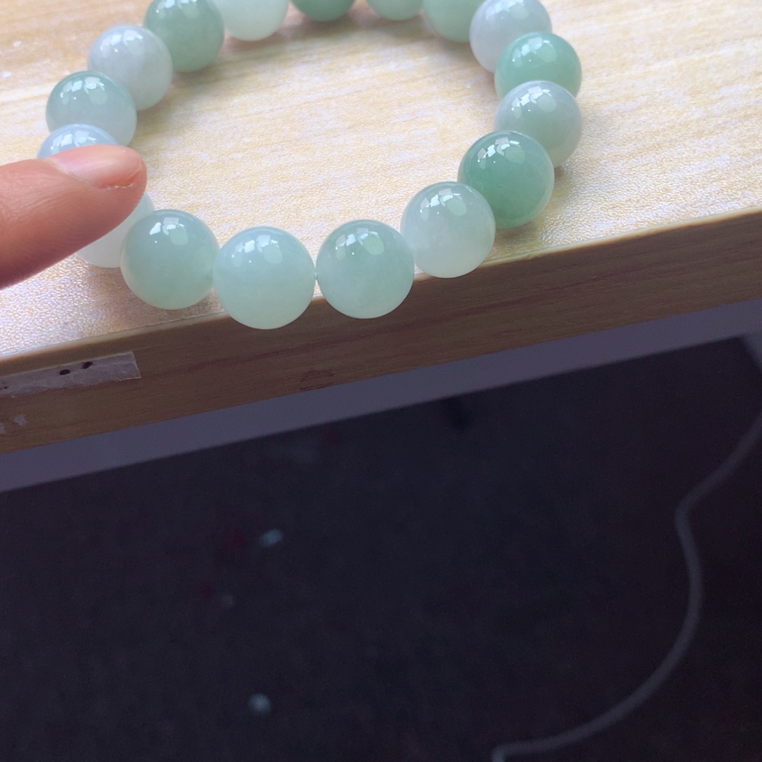 翡翠颈饰未镶嵌吊坠