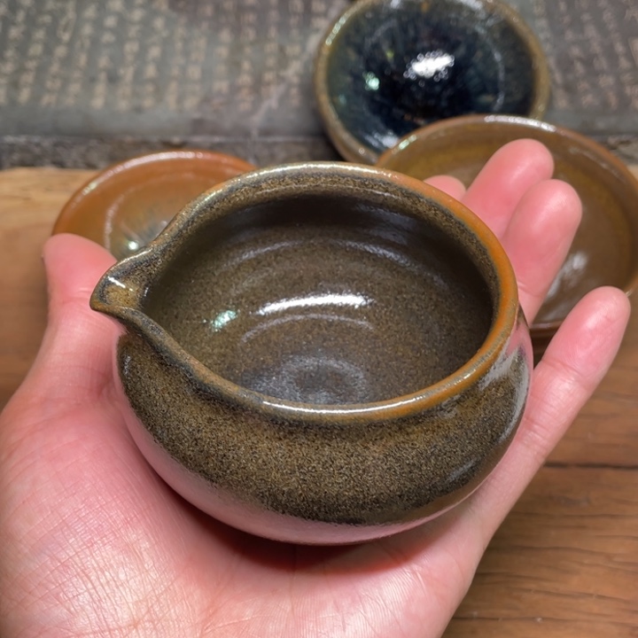 茶盏在**海零添加柴烧作品