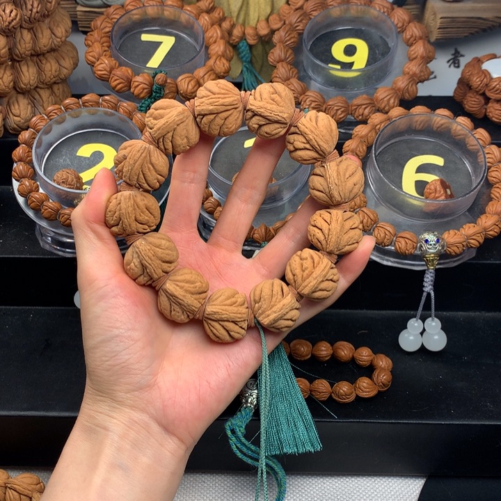 桃核吊坠2.4尺寸霸王龙