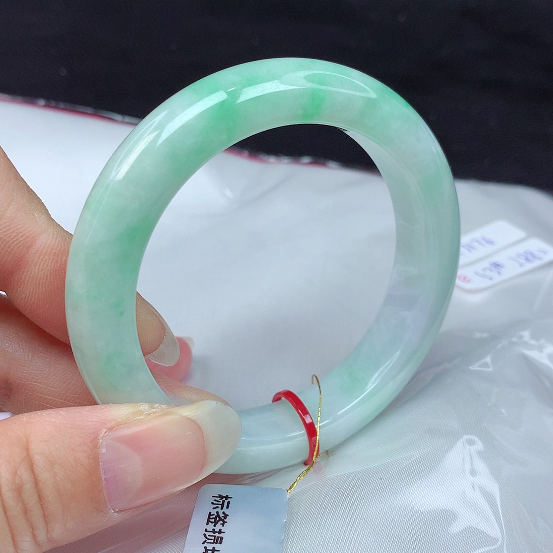 翡翠手镯未镶嵌53圈176